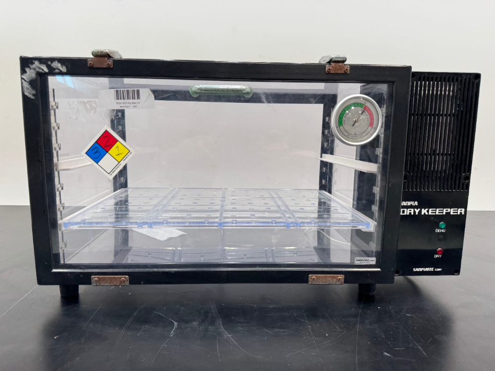 Image of Sanplatec Dry Keeper Desiccator